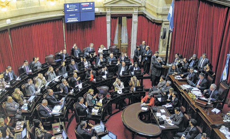 Jornada clave en Senadores con dos temas de relevancia