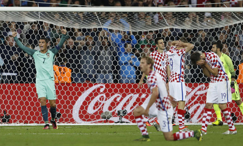 Portugal ganó con un gol agónico y se cruzará con Polonia en cuartos