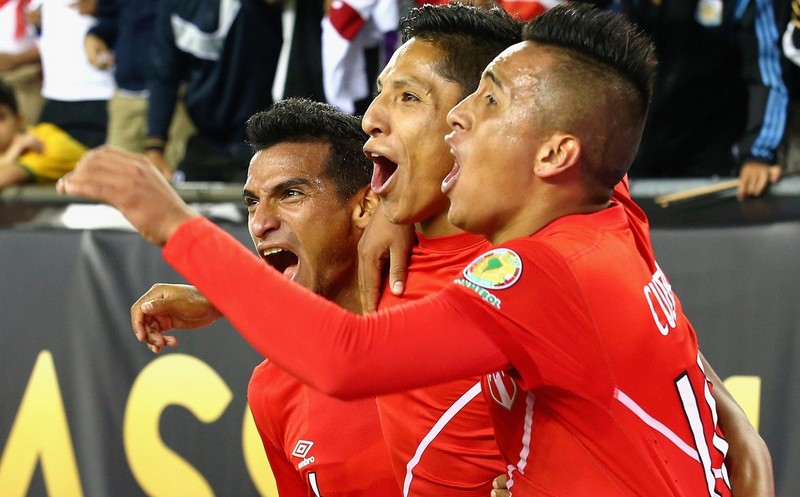 Perú eliminó a Brasil de la copa, con un gol con la mano