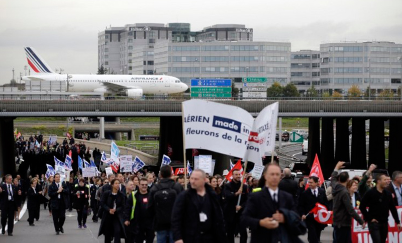 Air France ratifica una huelga desde el sábado y siguen los paros en Francia