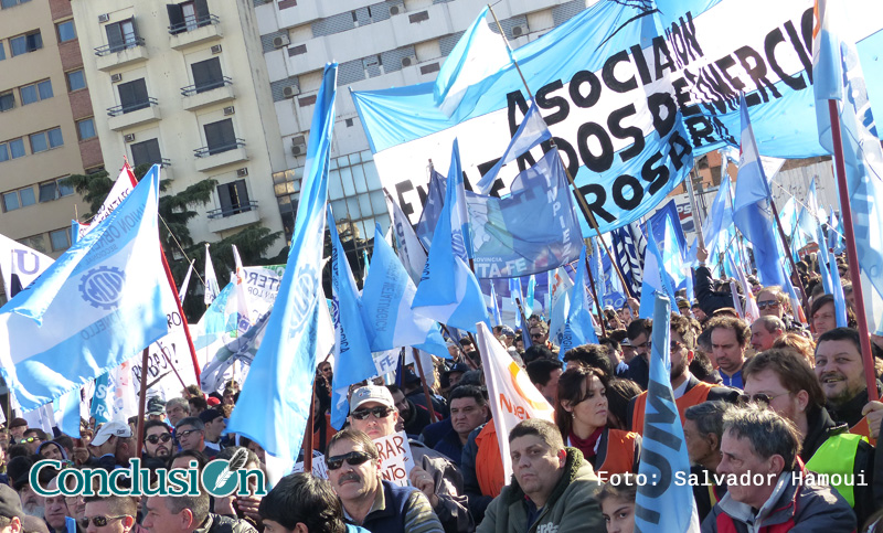 Sindicatos rosarinos exigieron a Macri cambiar el modelo y paro nacional a la CGT