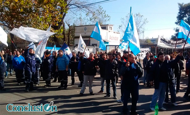 Trabajadores se movilizaron en una agitada jornada en las calles