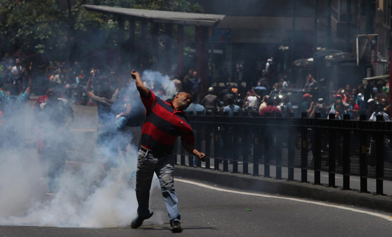 Una protesta por la escasez de alimentos en Caracas fue dispersada por la Policía