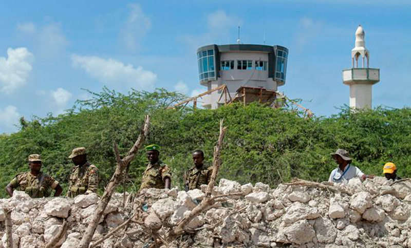 Trece muertos en dos explosiones cerca del aeropuerto de Somalia