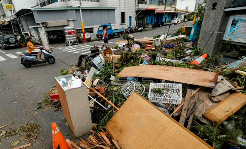 Al menos dos muertos y 17 desaparecidos en China por el tifón Nepartak