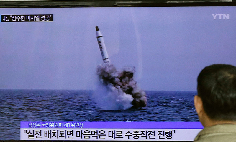Corea del Norte lanzó un misil balístico desde un submarino