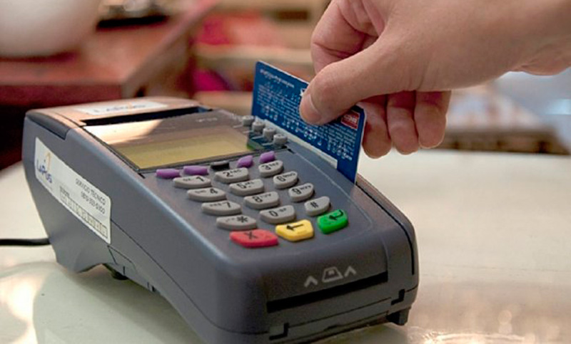 Cae el consumo con tarjetas de crédito a partir del plan «precios transparentes»