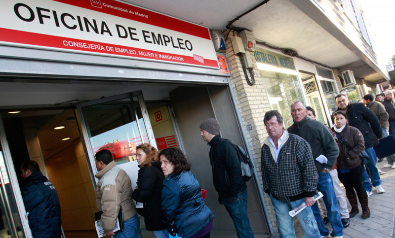 España: anunciaron que el desempleo bajó hasta la barrera del 20%