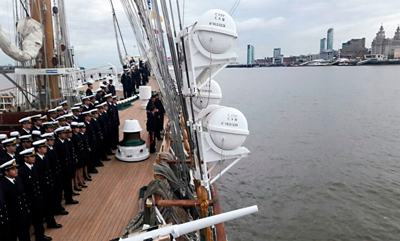 La Fragata Libertad volvió a amarrar en puerto inglés luego de 14 años