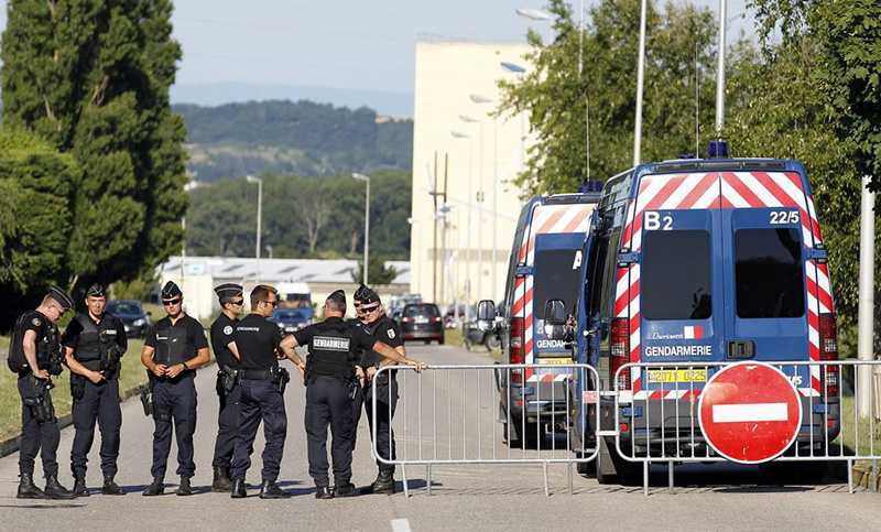 Dos hechos de violencia en Francia reavivan la tensión tras el atentado en Niza