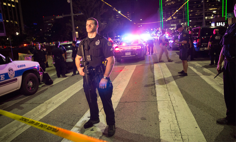 Mataron a cinco agentes en Dallas en protesta contra abuso policial