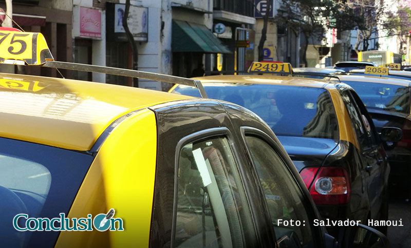Taxistas preparan medidas de fuerza en caso de que no se aumente la tarifa