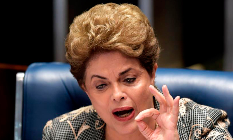 Rousseff denuncia que es víctima de un golpe para instalar un gobierno «usurpador»