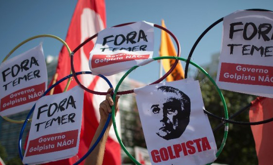 El «Fuera Temer» en los estadios olímpicos, antes de la votación en el juicio a Dilma
