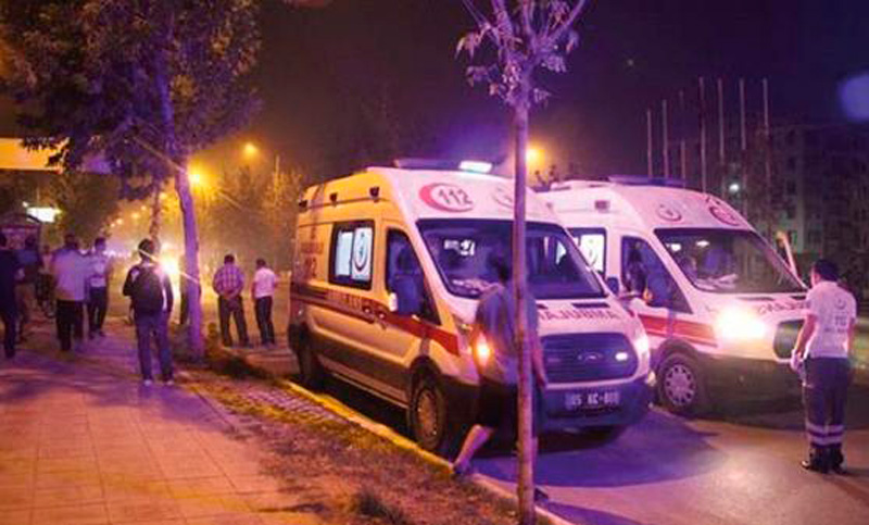Tres muertos y 120 heridos por un atentado en Turquía