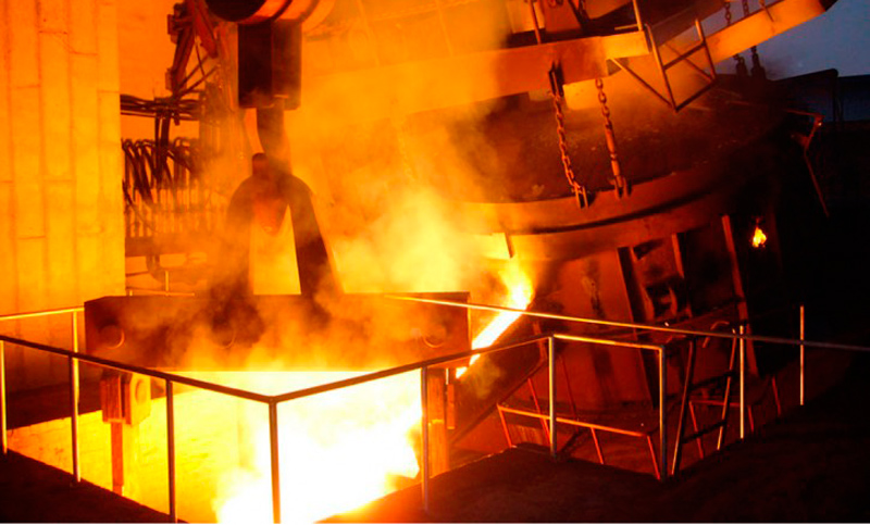 La producción de acero cae 30,7% interanual en marzo