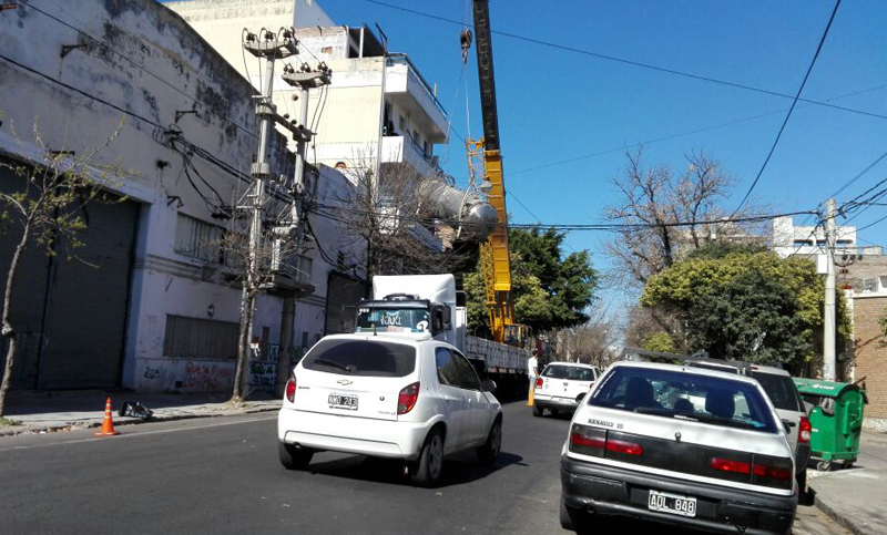 A casi dos meses de la explosión, sacaron la caldera del laboratorio Apolo