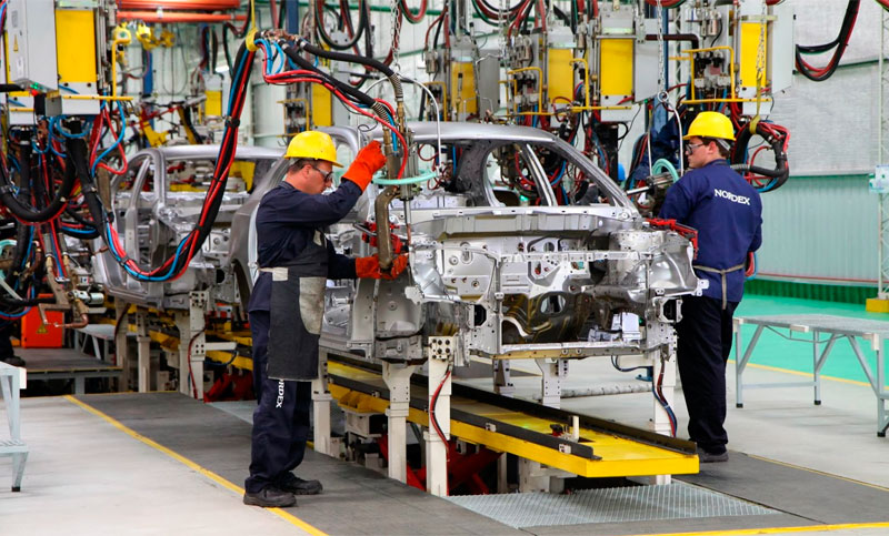 La producción de vehículos cayó 18,3% interanual en enero, informó Adefa