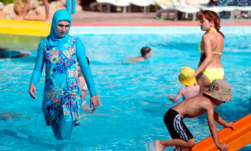 La prohibición del burkini causa desazón en los países  anglosajones