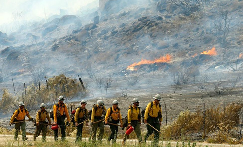 Incendio en California obliga a evacuar a más de 82.000  personas