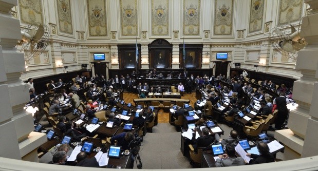 Aprueban el fin de las reelecciones indefinidas en la provincia de Buenos Aires