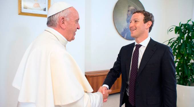 Francisco se reunió con el fundador de Facebook para «aliviar la pobreza»