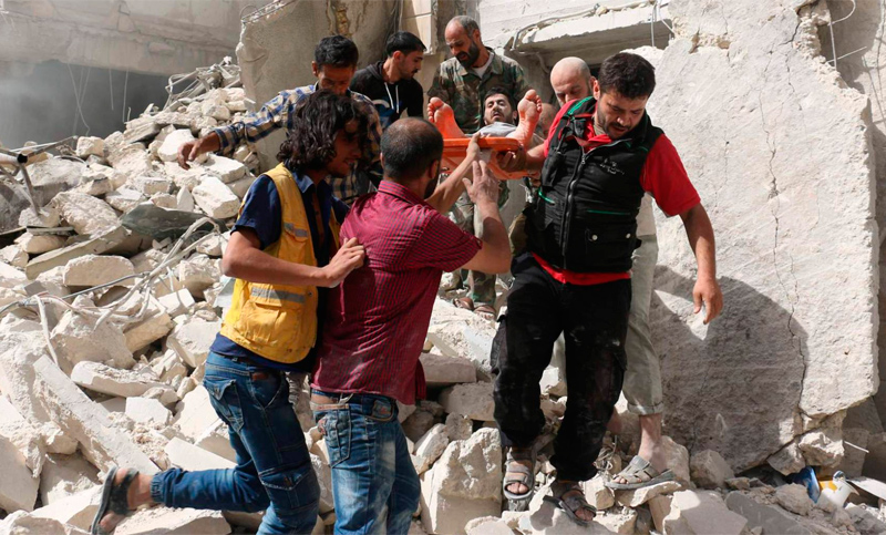 Una nueva oleada de bombardeos cayeron sobre Alepo