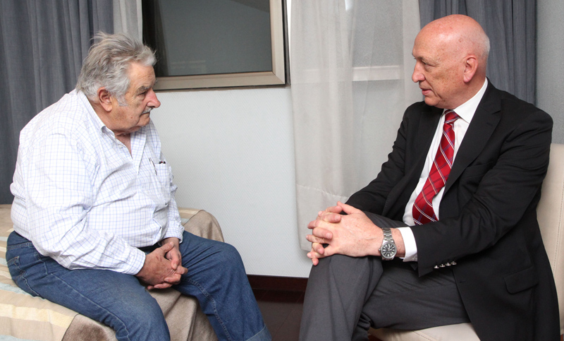 Bonfatti con Pepe Mujica: “Consolidar un Frente Amplio como en Uruguay”