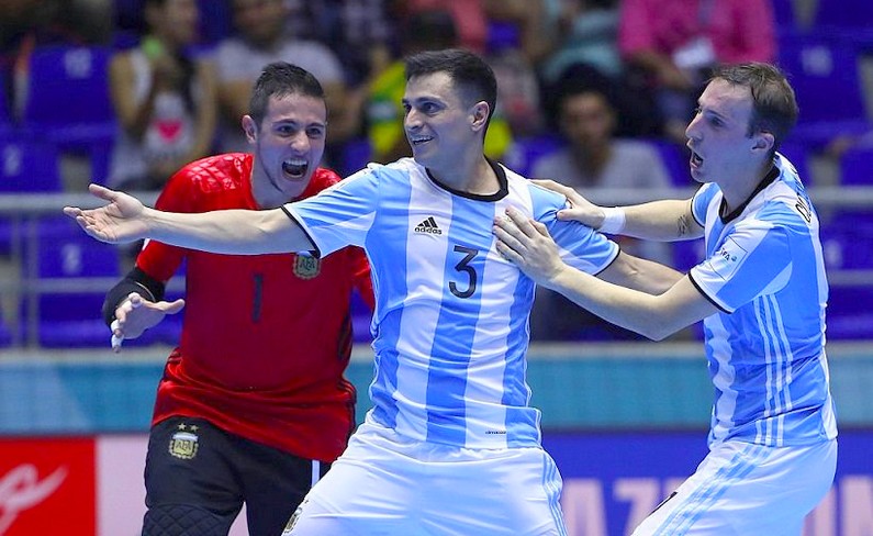 Mundial de futsal: Argentina goleó y se clasificó a octavos en Colombia