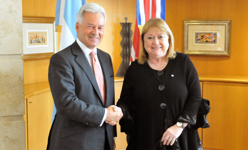 El gobierno negocia con Londres participar en la exploración hidrocarburifera en Malvinas