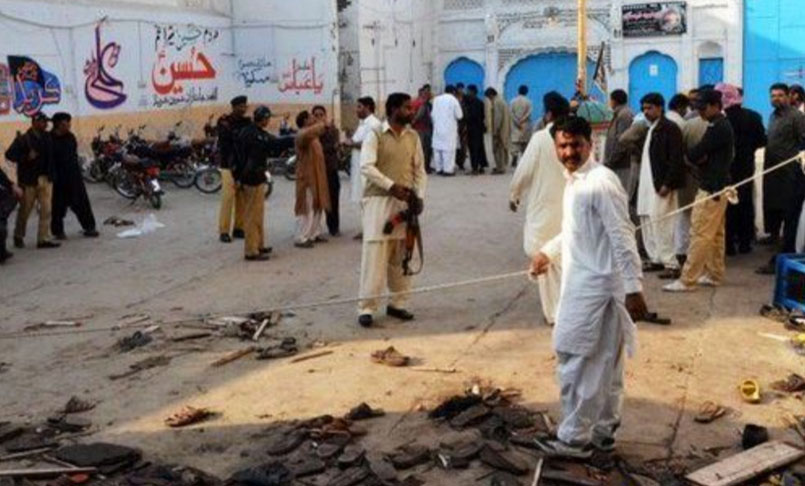 Atentado suicida causa 20 muertos en mezquita de noroeste de  Pakistán