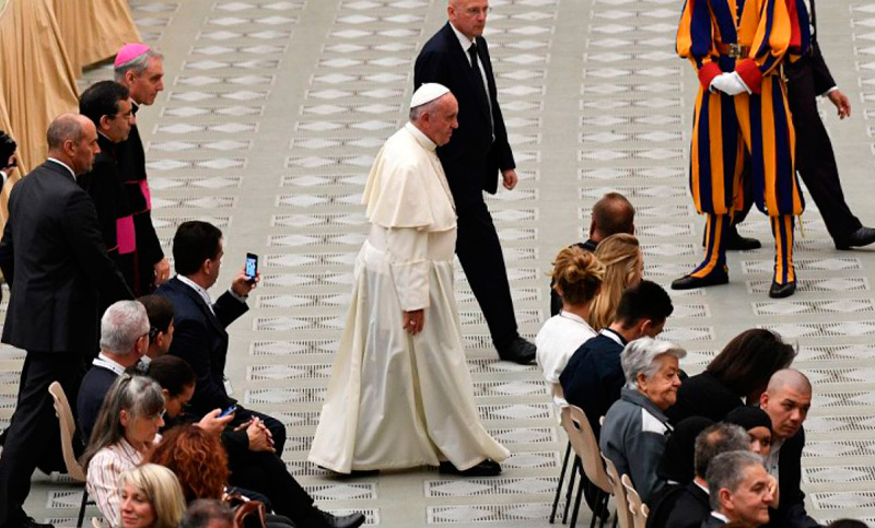 El Papa Francisco recibió a familiares de víctimas de atentado de Niza