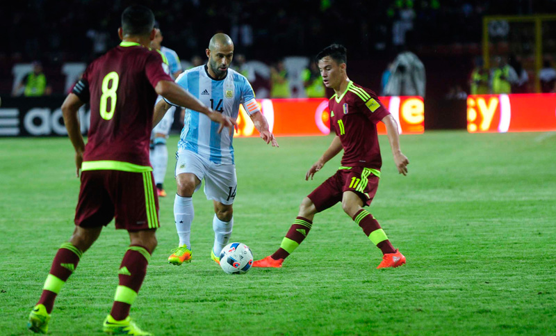 Argentina rescató un punto con astucia, pero dejó muchas dudas