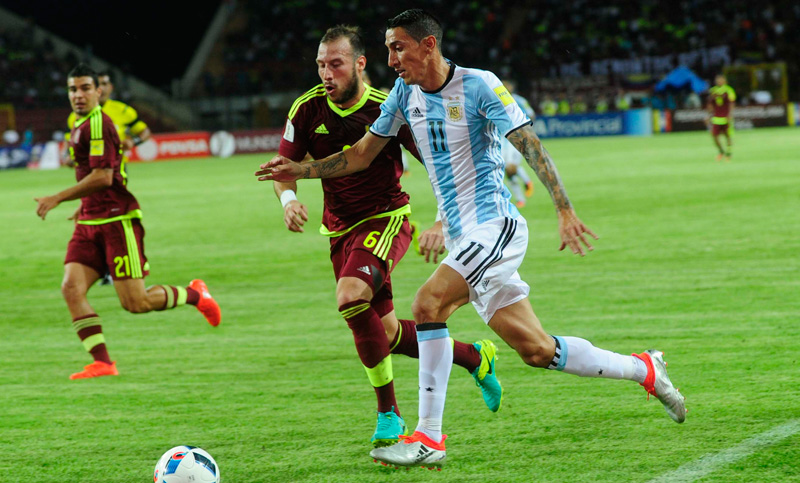 La selección argentina jugó mal, pero se trajo un empate ante Venezuela