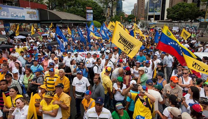 La oposición venezolana vuelve a las calles para pedir la salida de Maduro