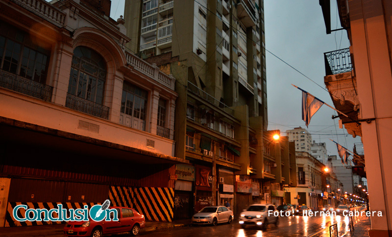 La lluvia llegó a Rosario después de un calor agobiante