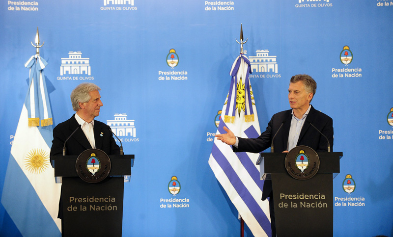 «Reafirmamos la vocación de trabajar juntos», afirmó Macri tras el encuentro con Tabaré Vázquez