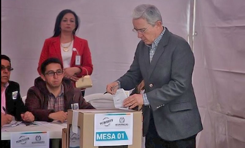Uribe pide un «acuerdo ya» de paz con las Farc, pero con «modificaciones de fondo»