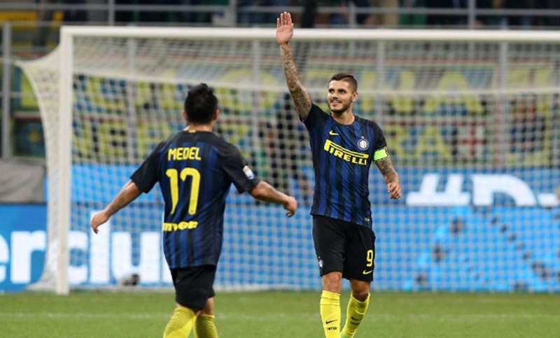 Con un doblete de Icardi, Inter le ganó al Torino de Maxi López