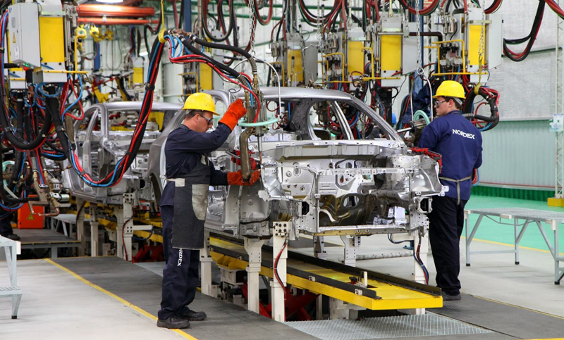 La producción automotriz cayó a su nivel más bajo en cinco años