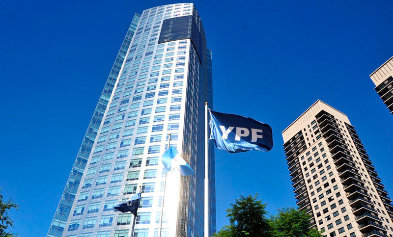 Renunció el CEO de YPF y habrá una “reorganización” en el equipo de gestión