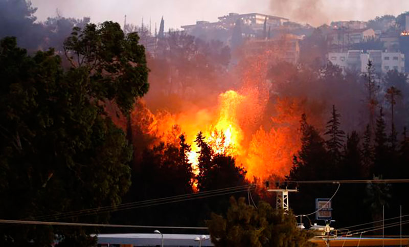 Los incendios se propagan hacia las colonias de Cisjordania