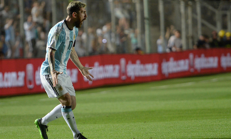 Con Messi como abanderado, Argentina revivió a tiempo