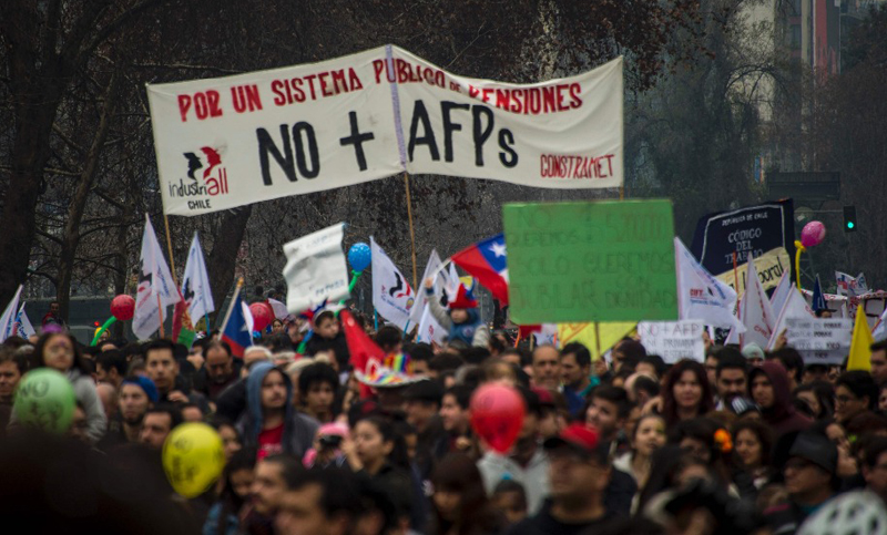 Masiva protesta en Chile contra el sistema de pensiones