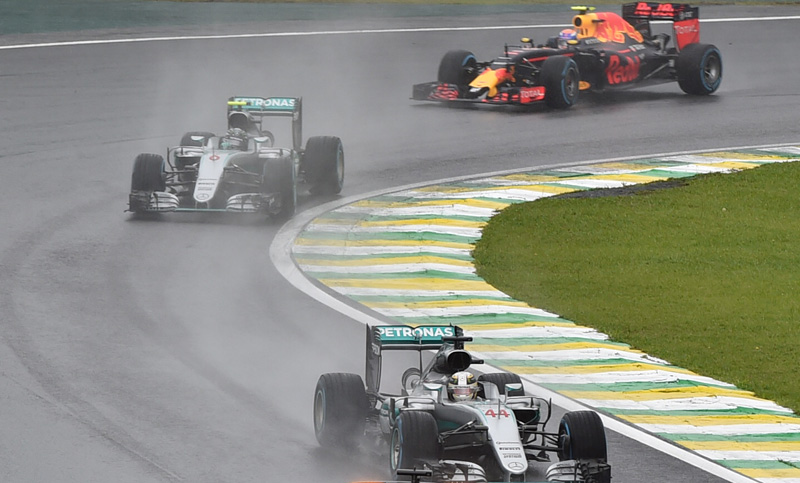 Ganó Hamilton en Interlagos y el título de la Fórmula 1 se definirá en Abu Dhabi