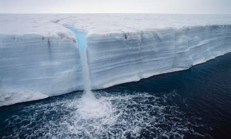El mayor dique glaciar de la Antártida se agrieta y podría colapsar