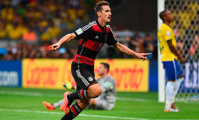 Miroslav Klose, máximo goleador de la historia del Mundial, dice adiós