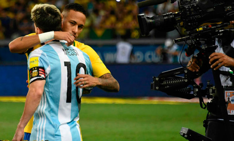 Neymar le ganó la partida a Messi, según la prensa española