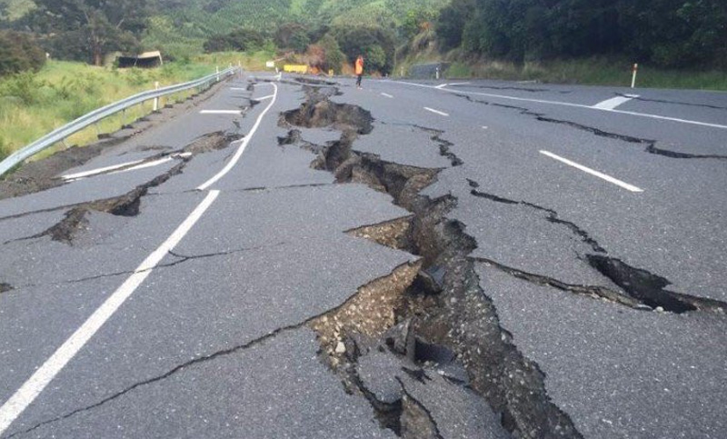 Al menos dos muertos tras fuerte sismo seguido de tsunami en Nueva Zelanda