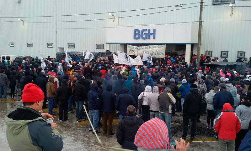 Despiden a 160 trabajadores tras el cierre de la empresa IFSA de Río Grande